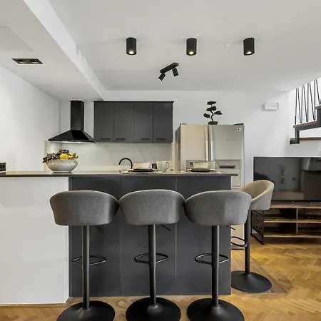 Sanja Center Makarska