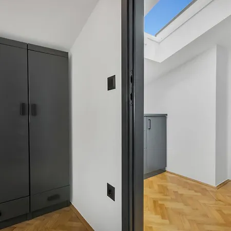 Sanja Center Makarska