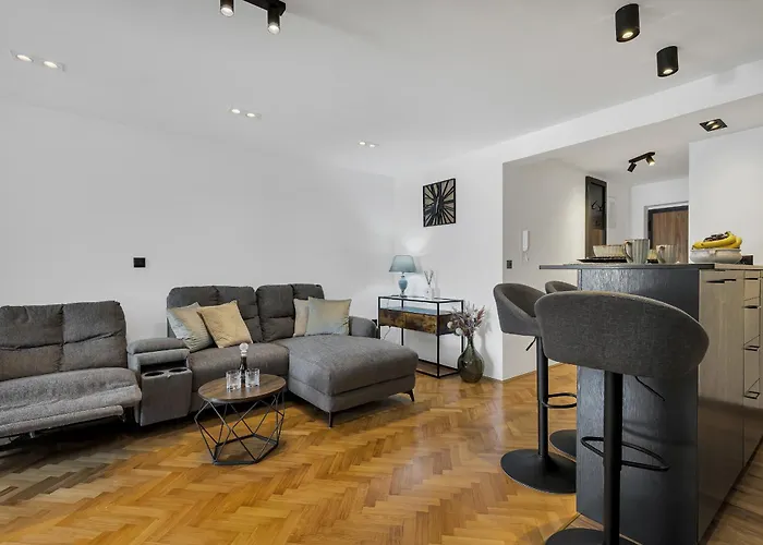 Sanja Center Apartman *