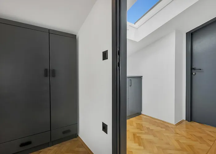 Sanja Center Makarska