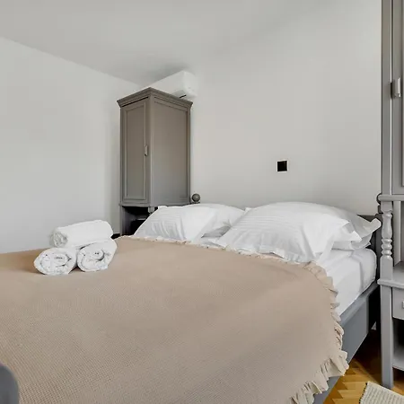 Sanja Center * Макарська