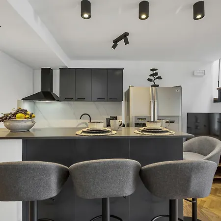 Apartament Sanja Center *