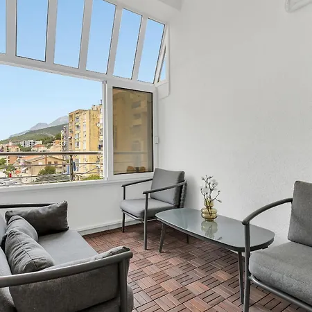 Sanja Center Макарска